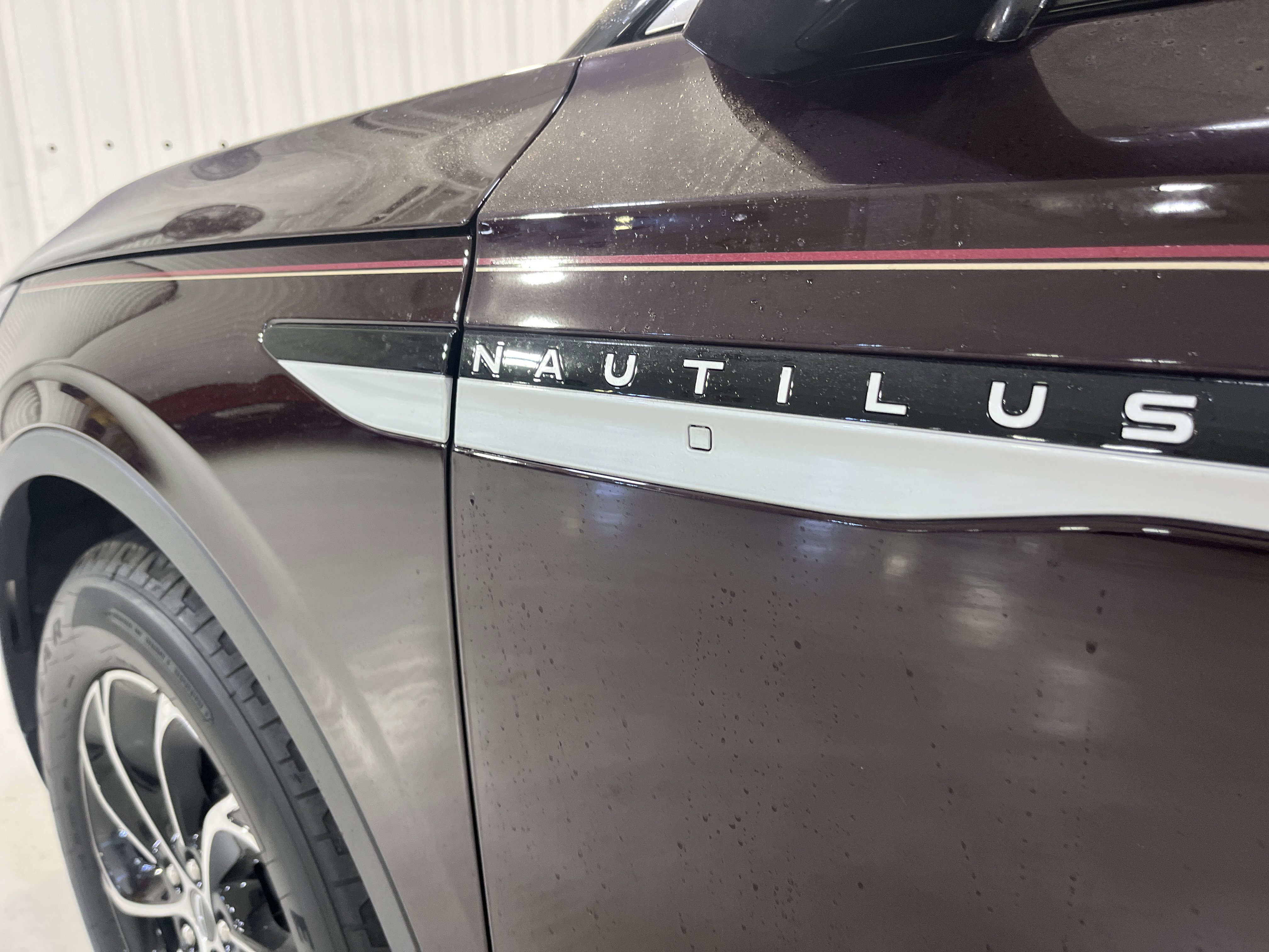 Used 2024 Lincoln Nautilus Premier w/ Equipment Group 102A image 6