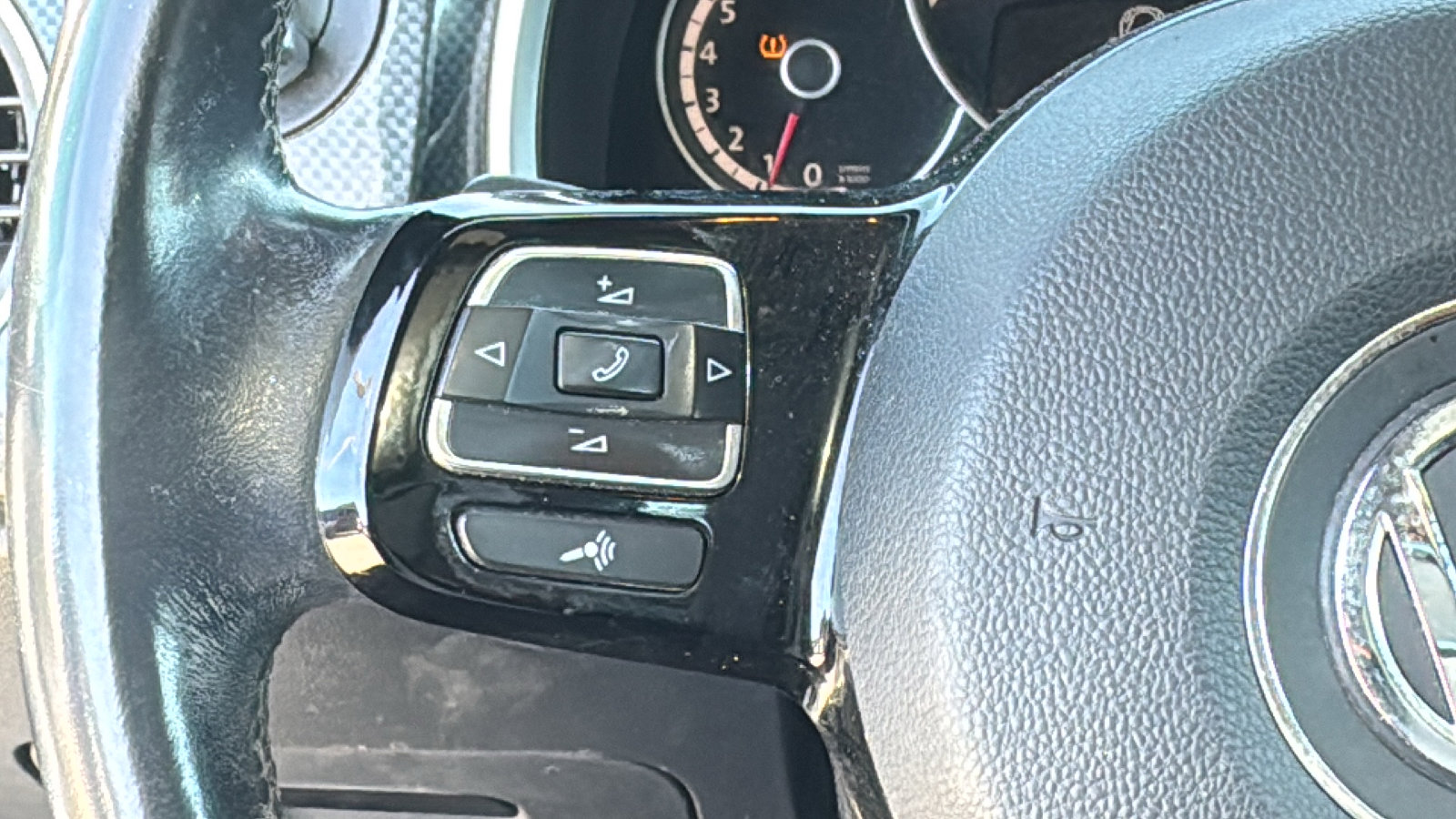 Used 2014 Volkswagen Beetle R-Line image 21