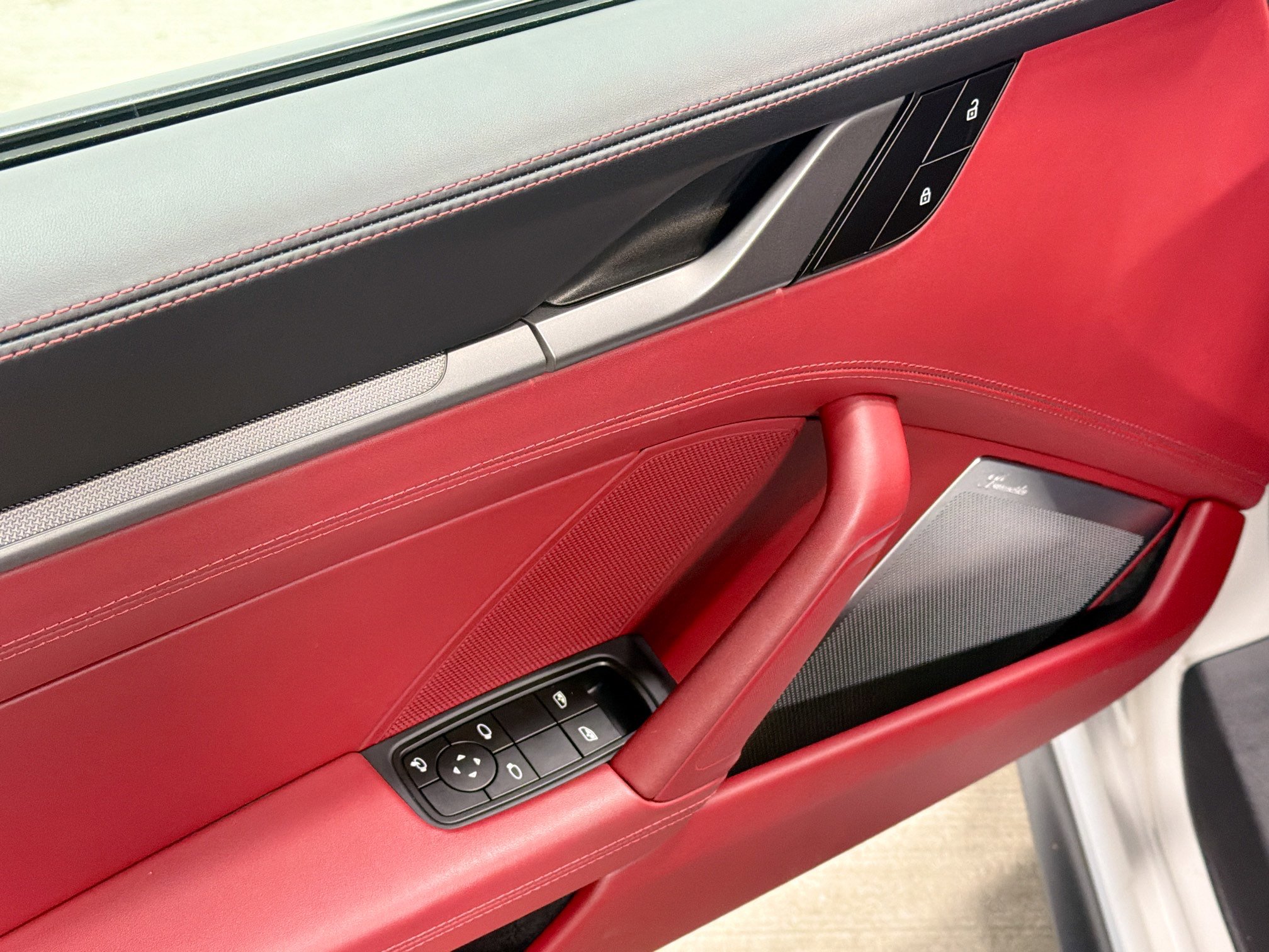 Certified 2025 Porsche 911 Carrera RWD image 21