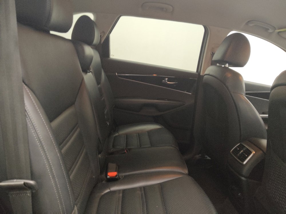 Used 2019 Kia Sorento EX image 19