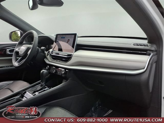 Used 2025 Jeep Compass Limited w/ Elite Group AWD/4WD image 12