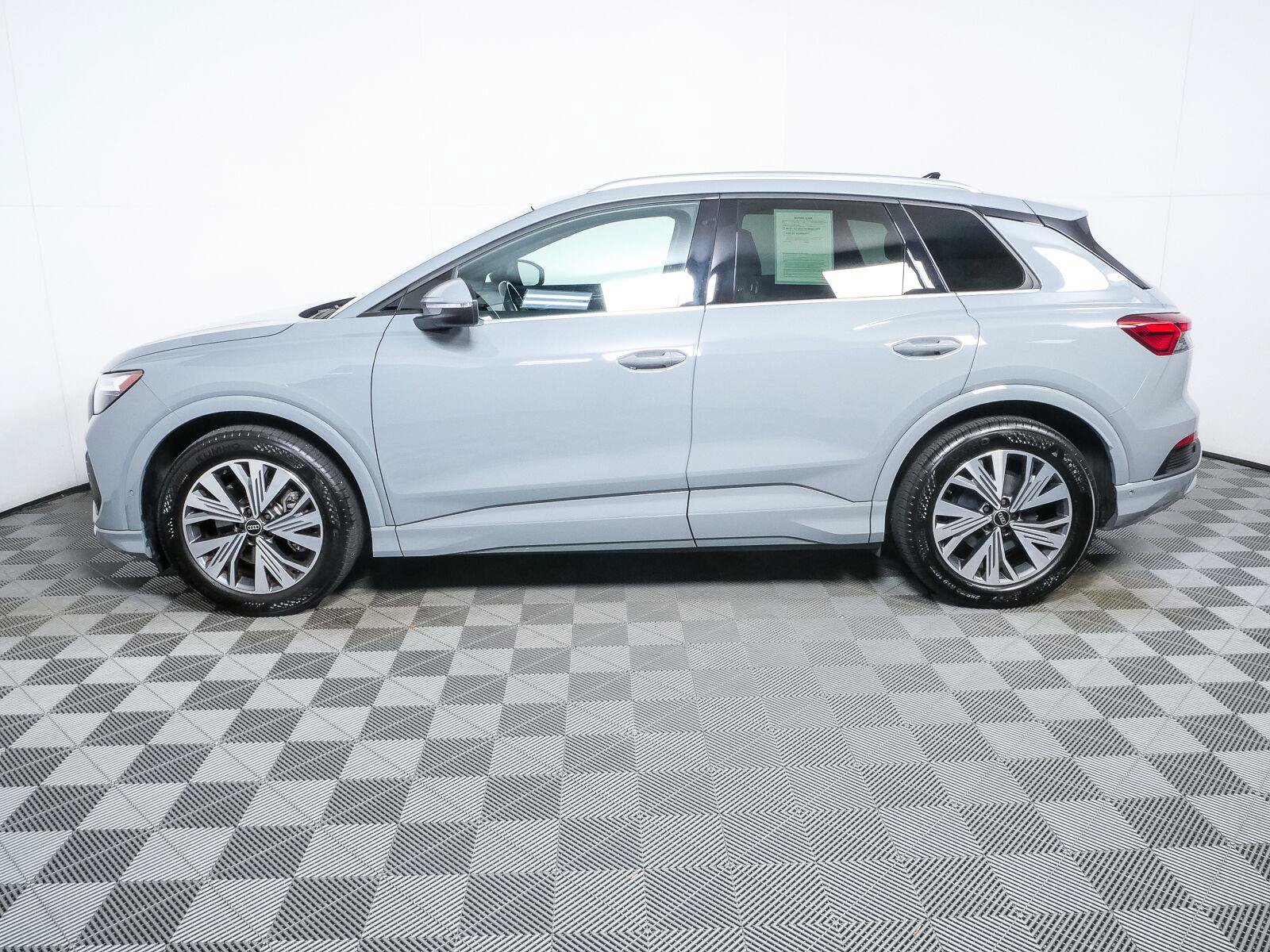 Used 2023 Audi Q4 e-tron Premium Plus w/ Premium Plus RWD image 27