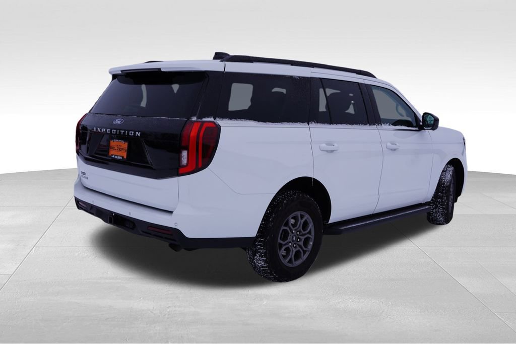 Certified 2025 Ford Expedition Active image 5