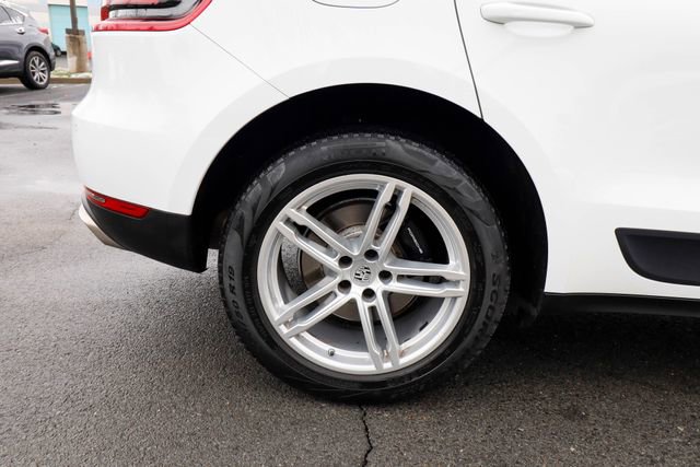 Used 2018 Porsche Macan AWD/4WD image 23
