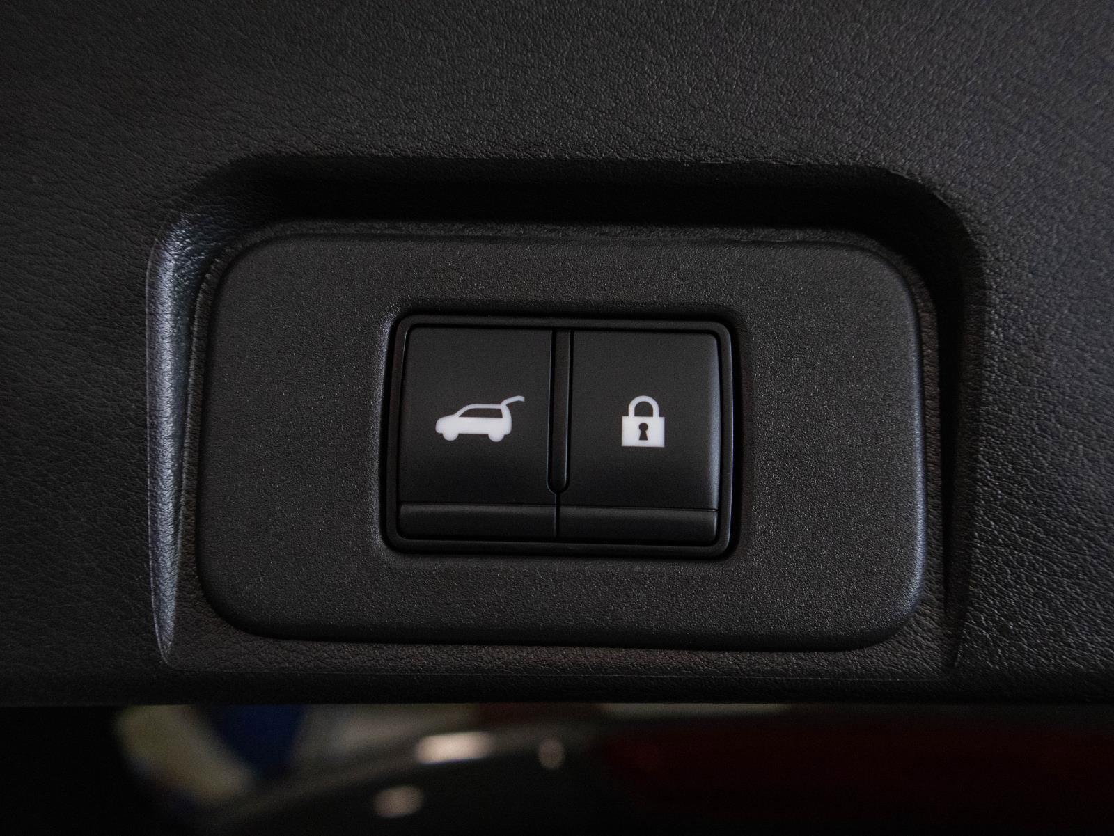 Used 2024 Nissan Rogue SV FWD image 24