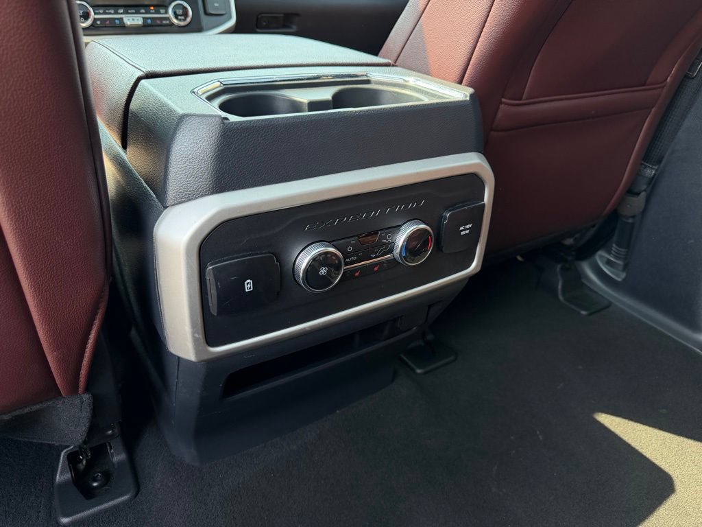 Used 2023 Ford Expedition Limited AWD/4WD image 25