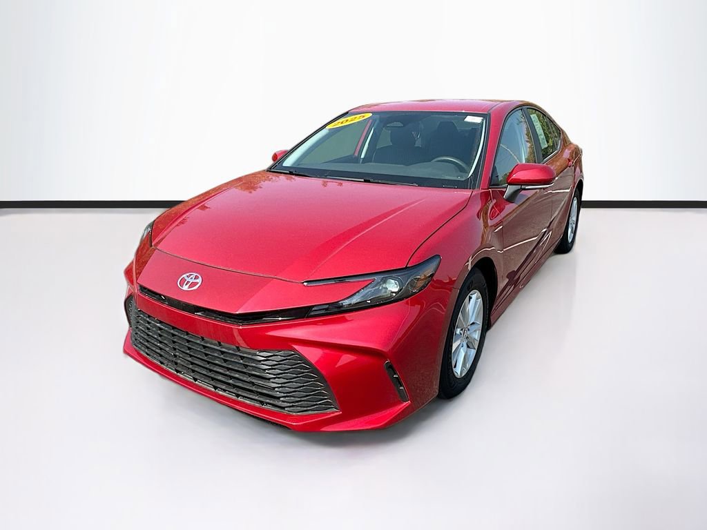 Used 2025 Toyota Camry LE image 4