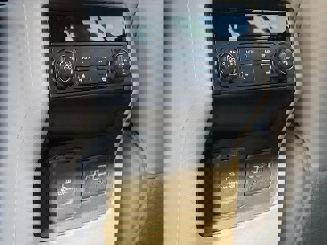 Certified 2022 GMC Acadia SLT w/ Technology Package image 27