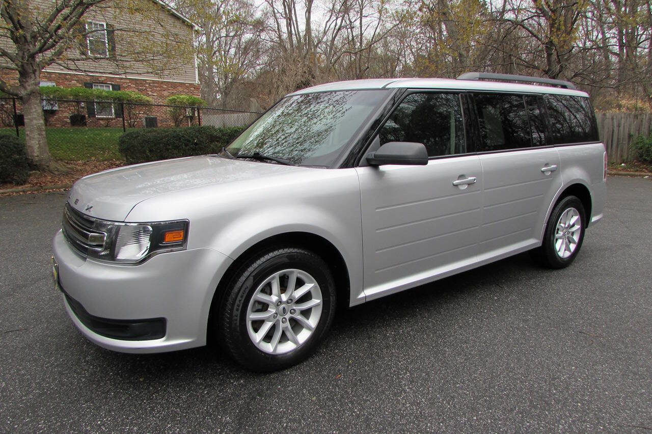 Used 2019 Ford Flex SE image 2