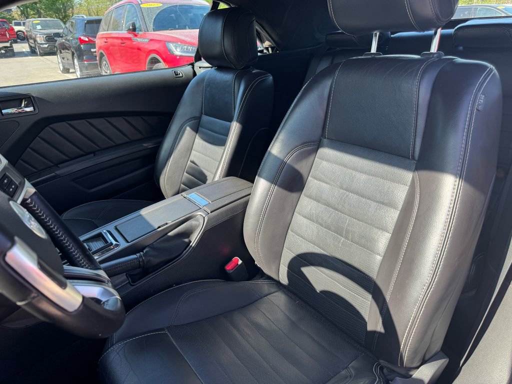 Used 2014 Ford Mustang Premium RWD image 18