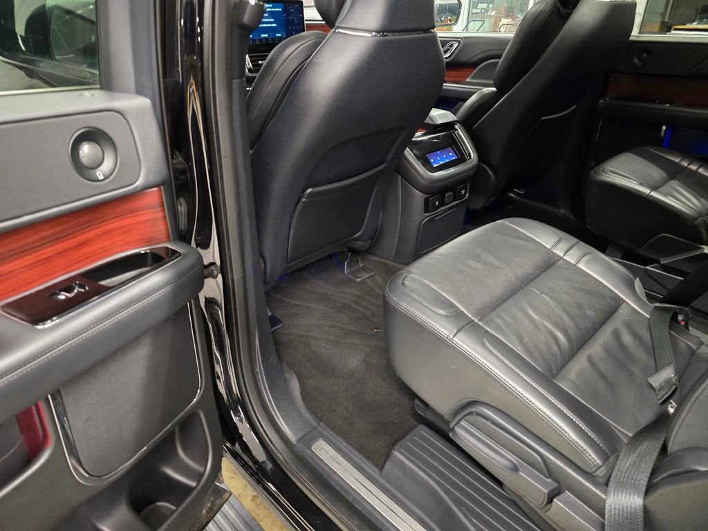 Used 2023 Lincoln Navigator L Reserve RWD image 32