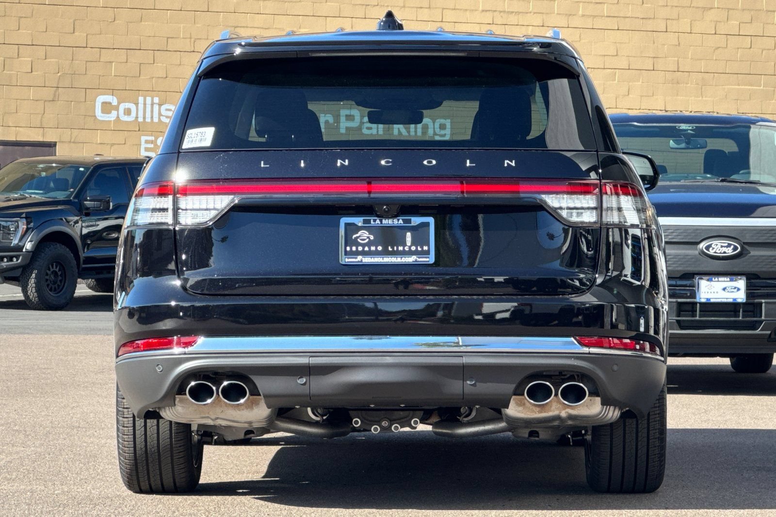 New 2025 Lincoln Aviator Reserve w/ Luxury Package RWD image 4