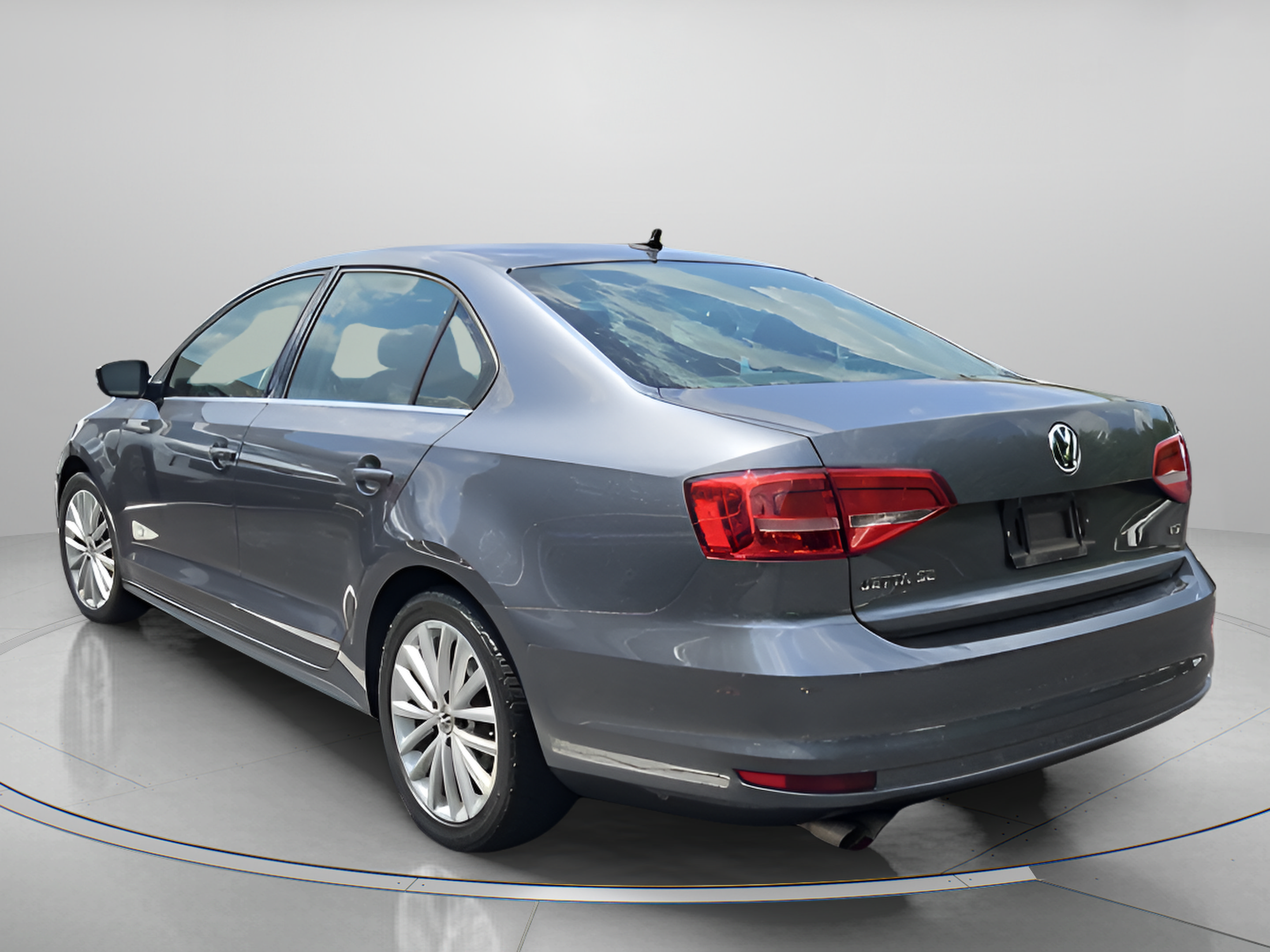 Used 2015 Volkswagen Jetta SE FWD image 3