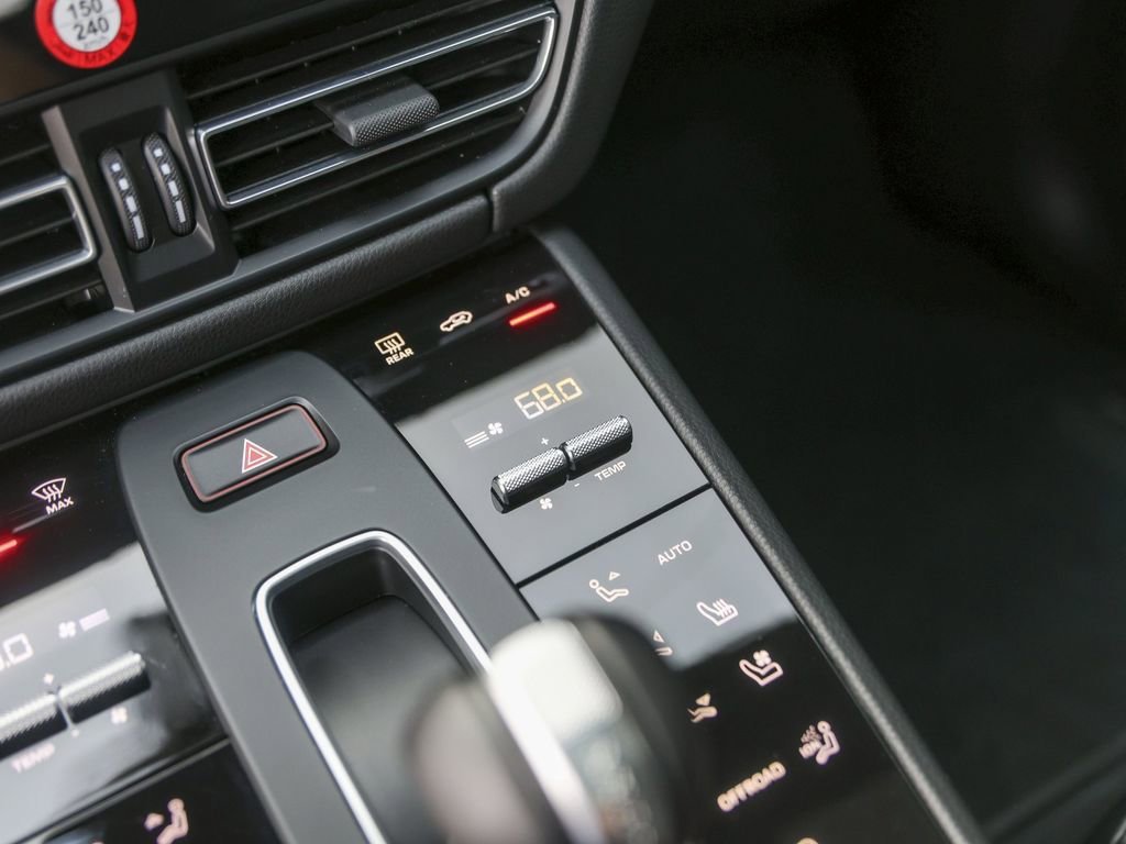 Certified 2025 Porsche Macan image 25