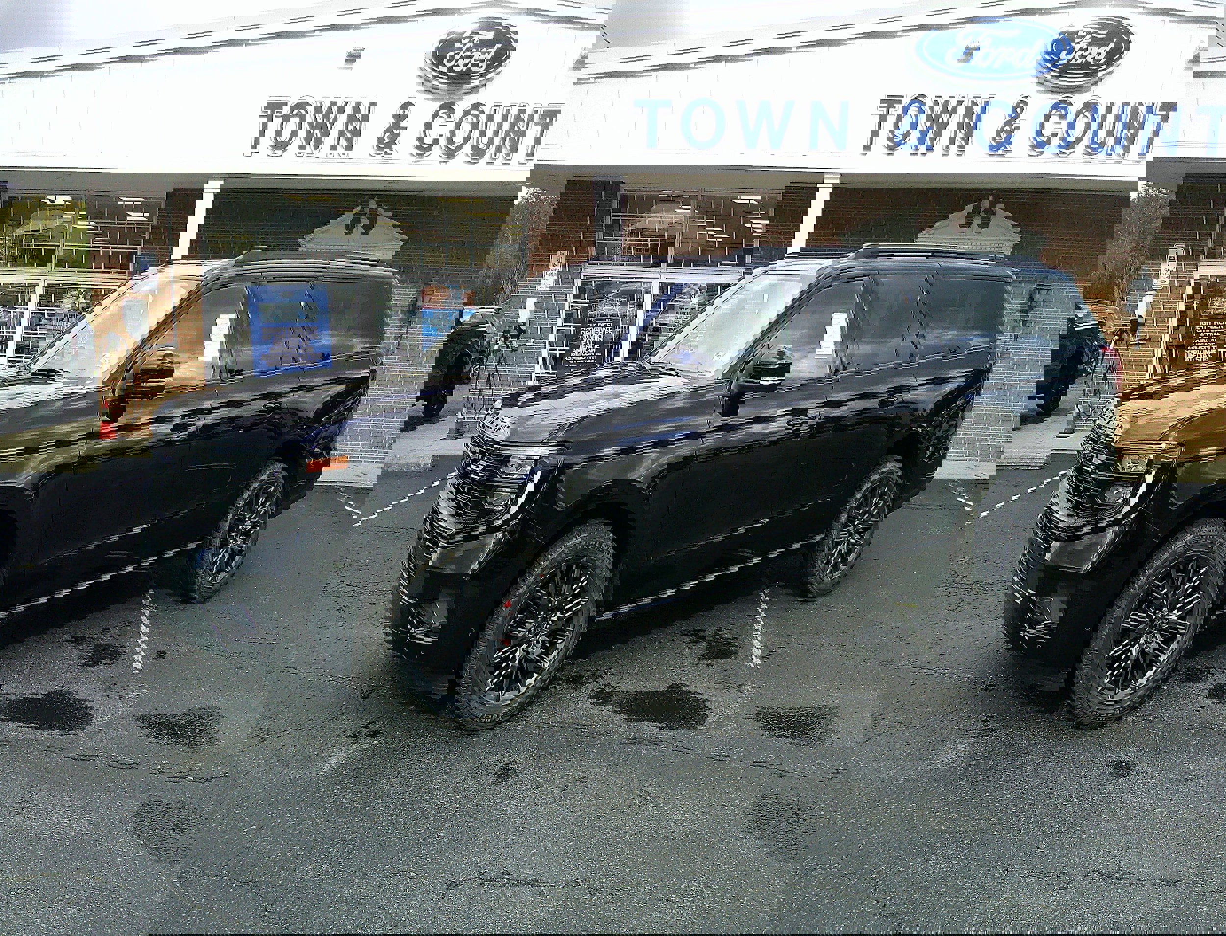 New 2025 Ford Expedition Max Platinum image 1