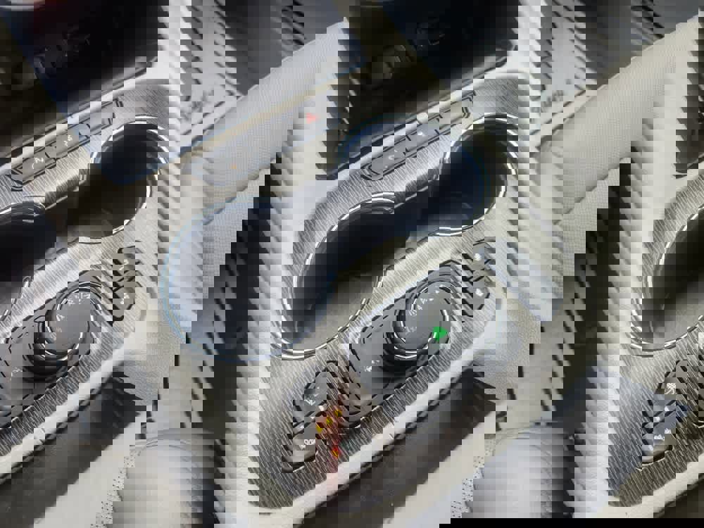 Used 2023 GMC Acadia SLT image 27