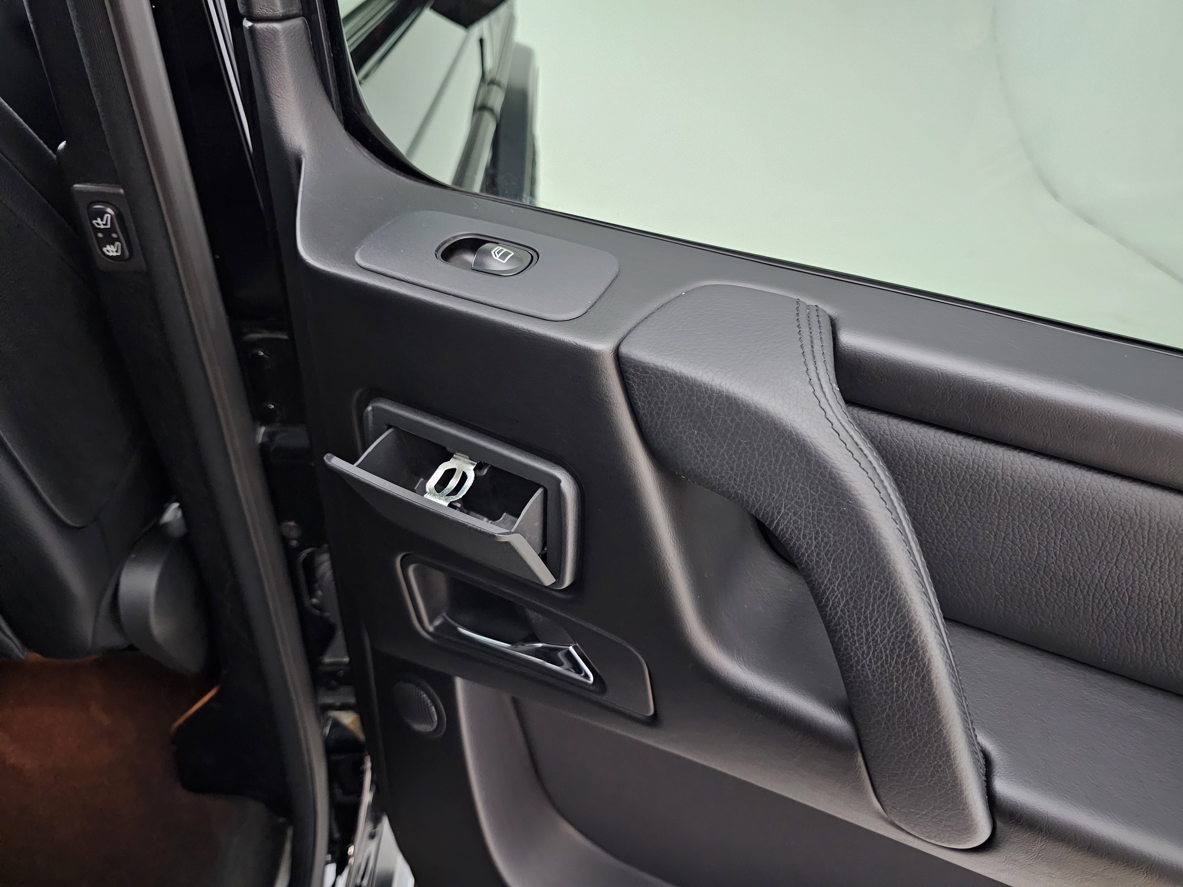 Used 2012 Mercedes-Benz G 550 image 30