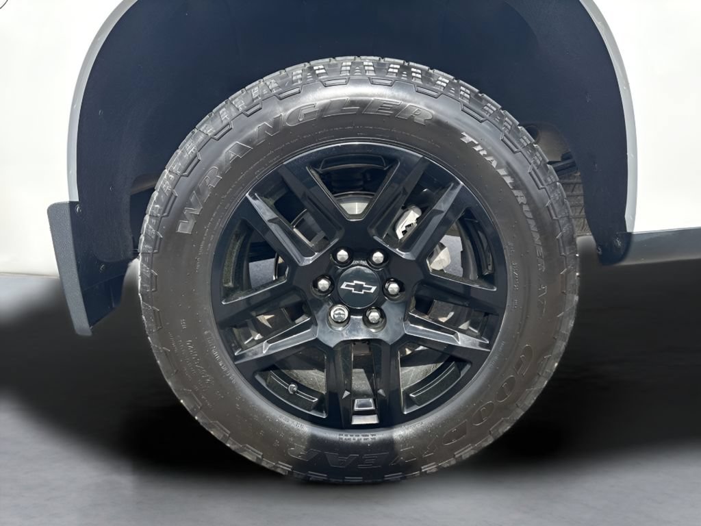 Used 2024 Chevrolet Silverado 1500 Custom AWD/4WD image 31