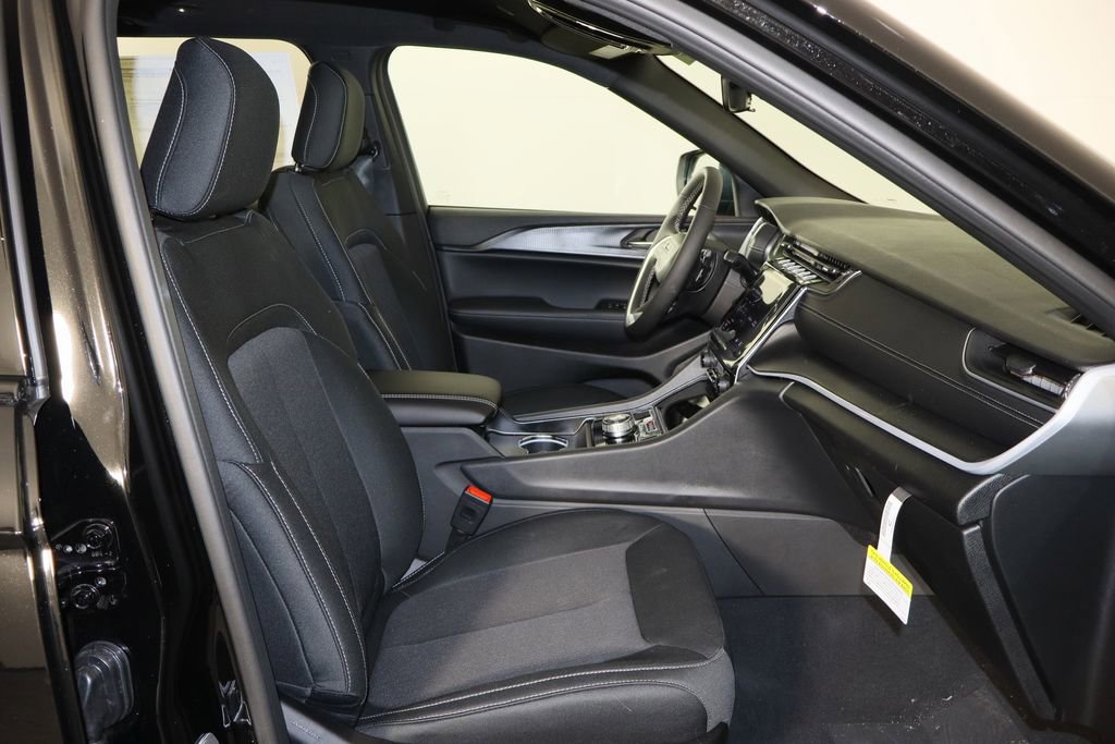 New 2025 Jeep Grand Cherokee Laredo image 19