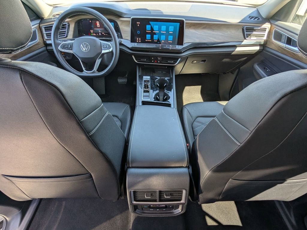 Used 2025 Volkswagen Atlas SE image 28