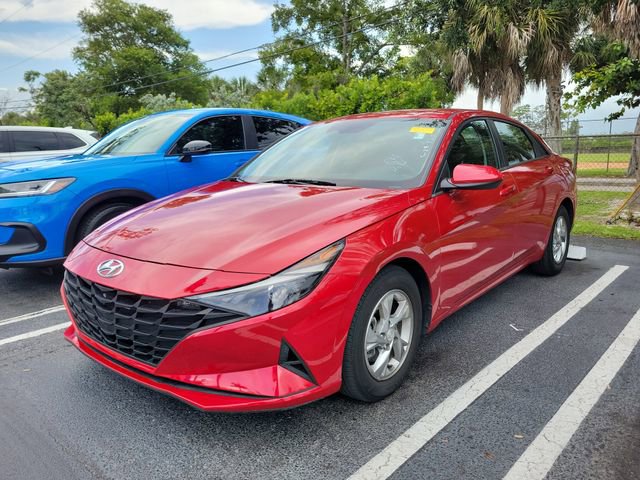 Used 2021 Hyundai Elantra SE FWD image 3