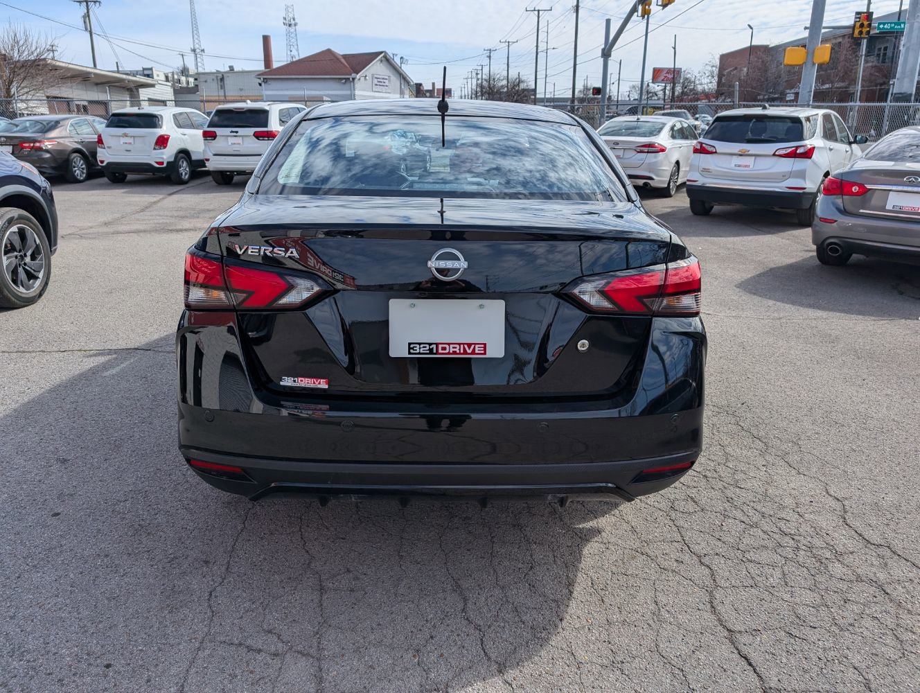 Used 2025 Nissan Versa S w/ Trunk Package image 7
