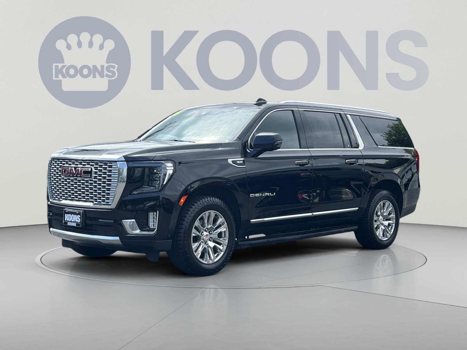 Used 2023 GMC Yukon XL Denali w/ Advanced Technology Package AWD/4WD image 1