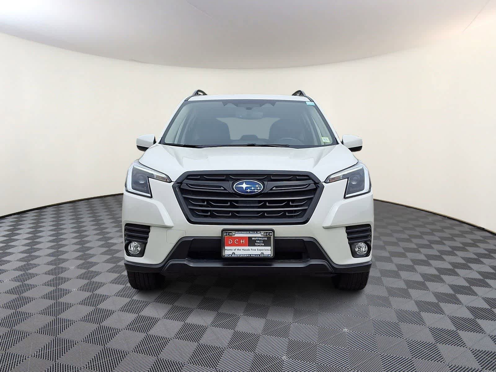 Used 2023 Subaru Forester Premium AWD/4WD image 3