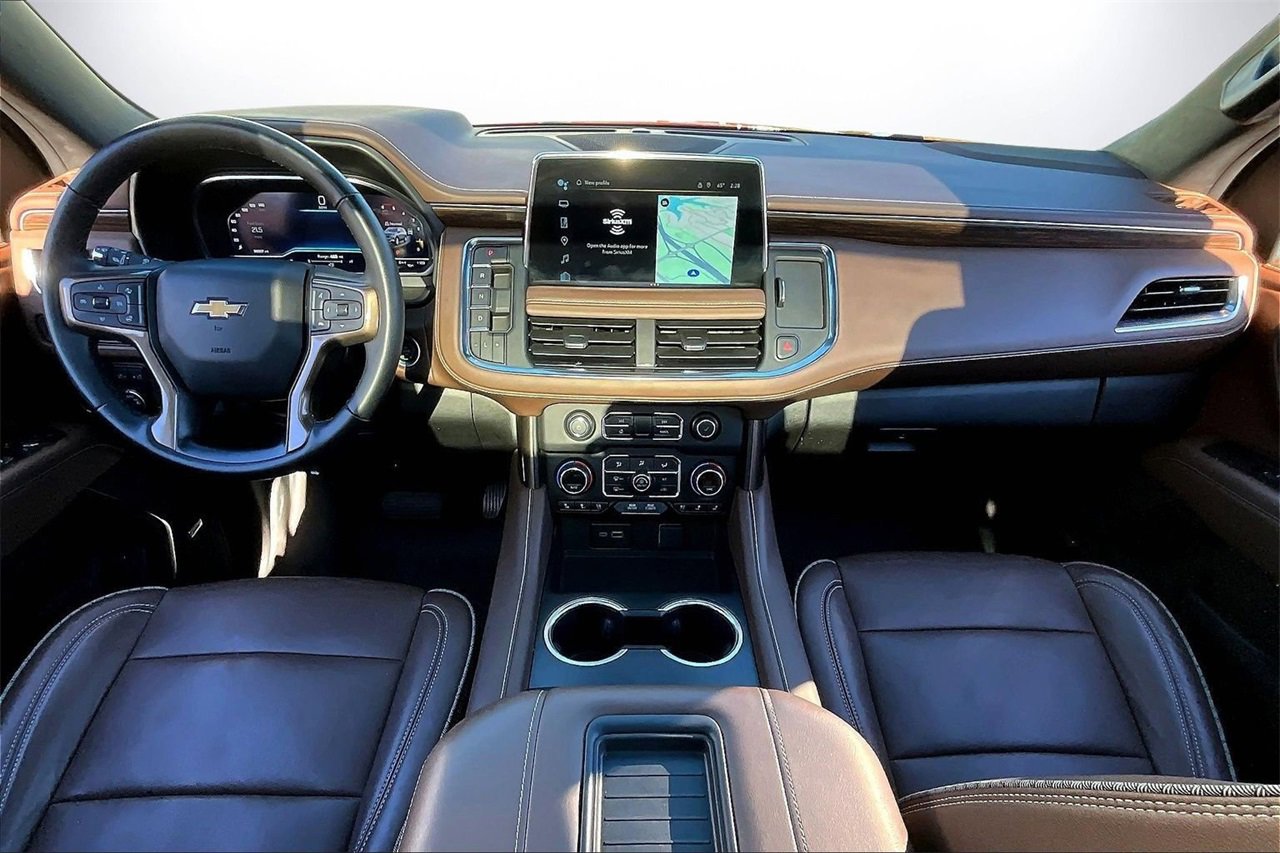 Used 2024 Chevrolet Suburban High Country image 14