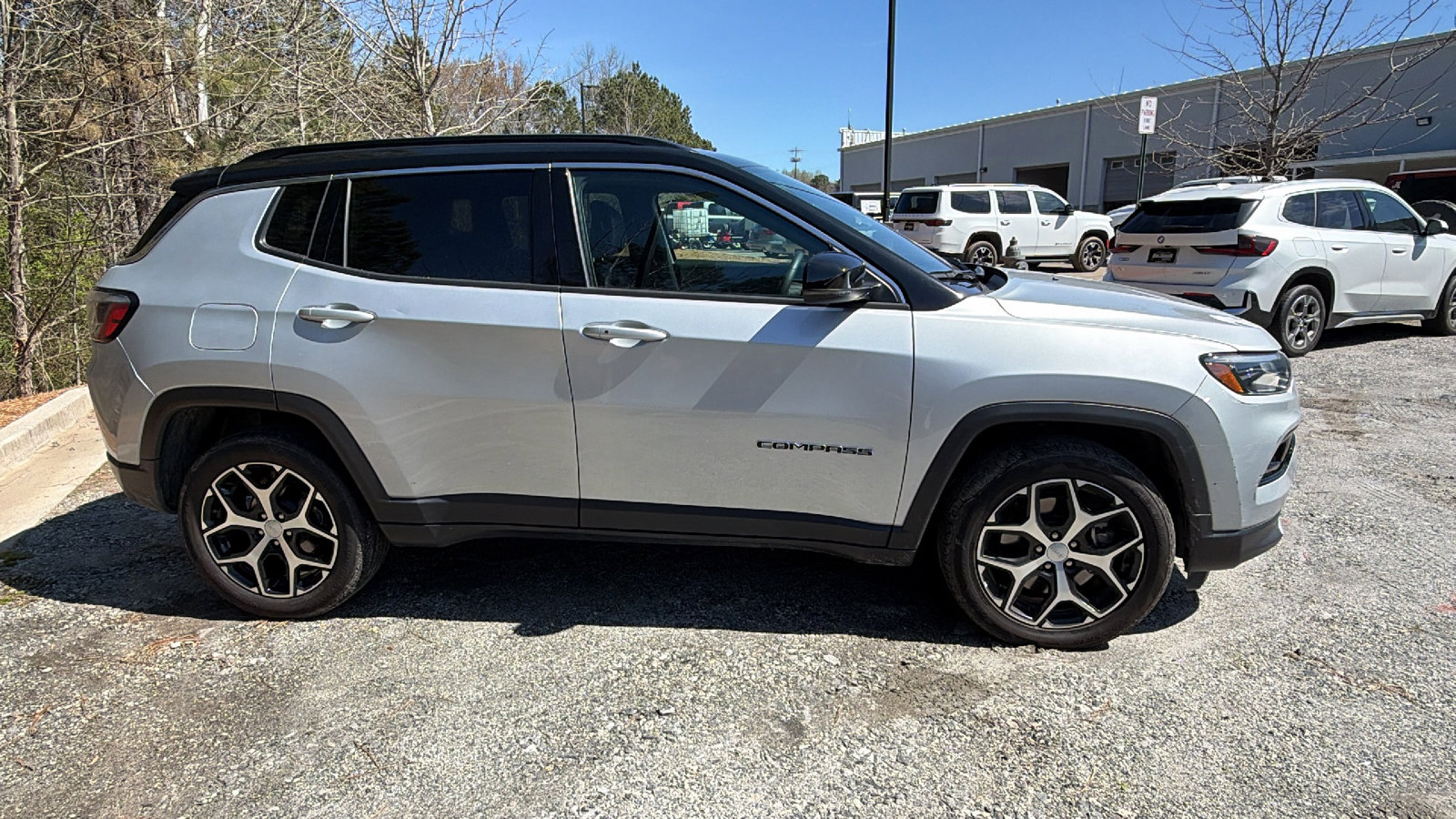 Used 2024 Jeep Compass Limited image 7