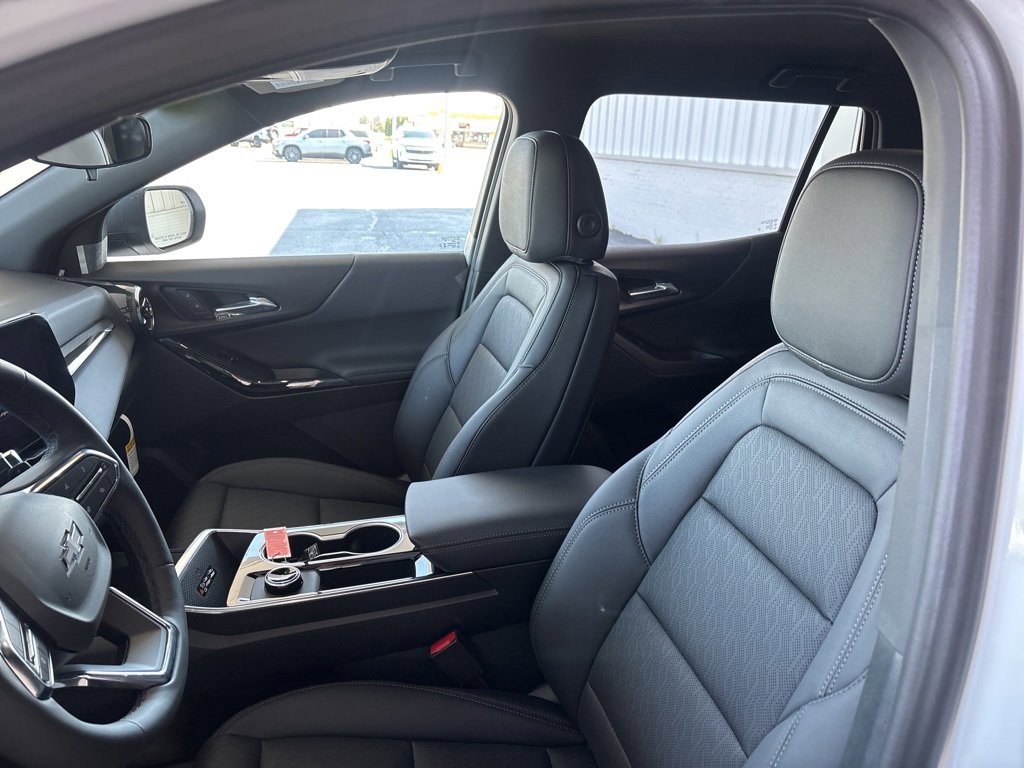 New 2026 Chevrolet Equinox LT w/ Convenience Package II image 8