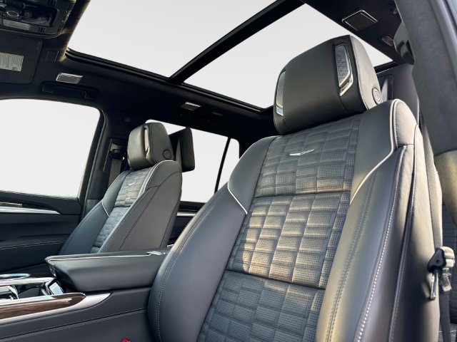 New 2026 Cadillac Escalade Platinum Sport w/ LPO, Floor Liner Package AWD/4WD image 22