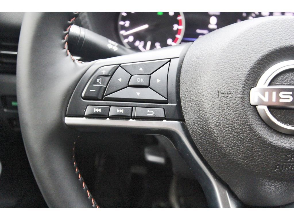 Used 2025 Nissan Sentra SR FWD image 13