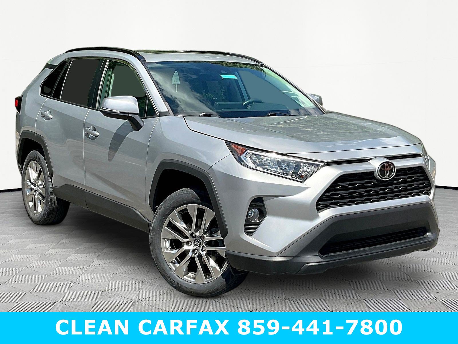 Used 2019 Toyota RAV4 XLE Premium w/ Cold Weather Package AWD/4WD image 3