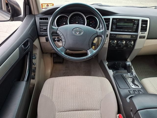 Used 2007 Toyota 4Runner SR5 AWD/4WD image 12