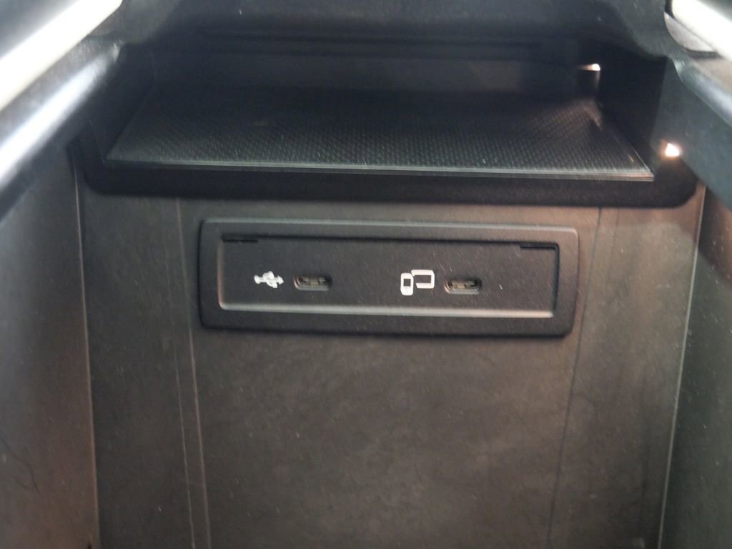 Used 2022 Mercedes-Benz GLC 300 4MATIC image 25