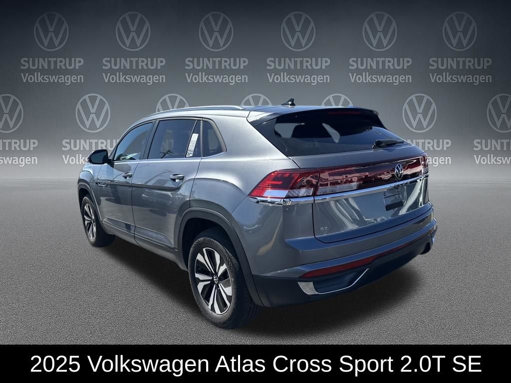 Used 2025 Volkswagen Atlas Cross Sport SE image 3