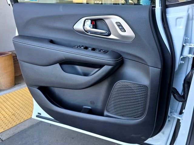 New 2026 Chrysler Pacifica Select image 19