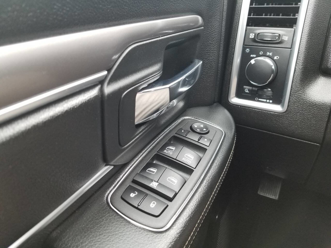 Certified 2022 RAM 1500 Classic Warlock w/ Electronics Group image 28