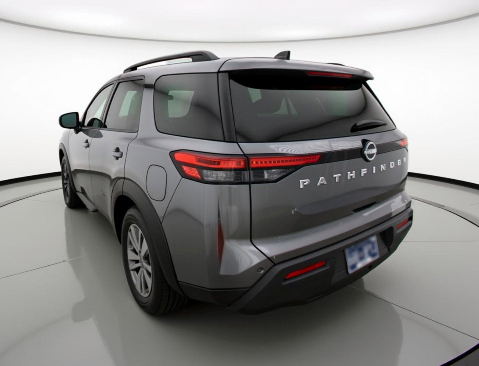 Used 2025 Nissan Pathfinder SV image 6