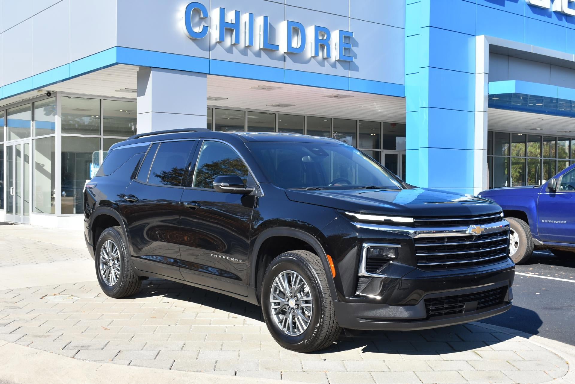 Certified 2025 Chevrolet Traverse LT