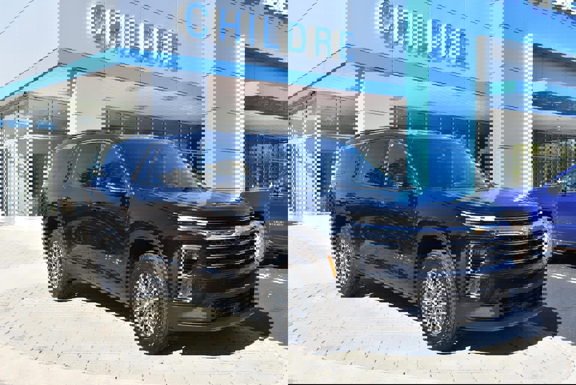 Certified 2025 Chevrolet Traverse LT image 1