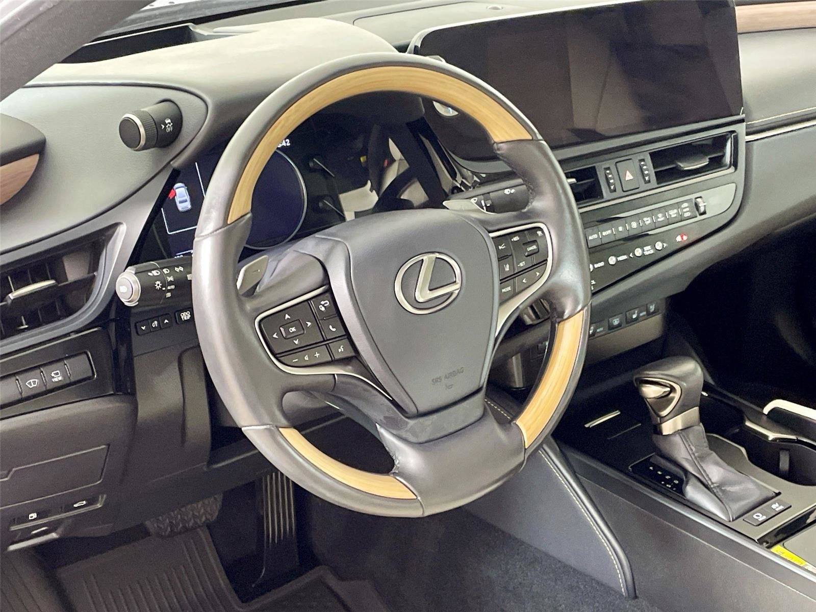 Used 2024 Lexus ES 300h Ultra Luxury w/ Accessory Package (Z1) FWD image 19
