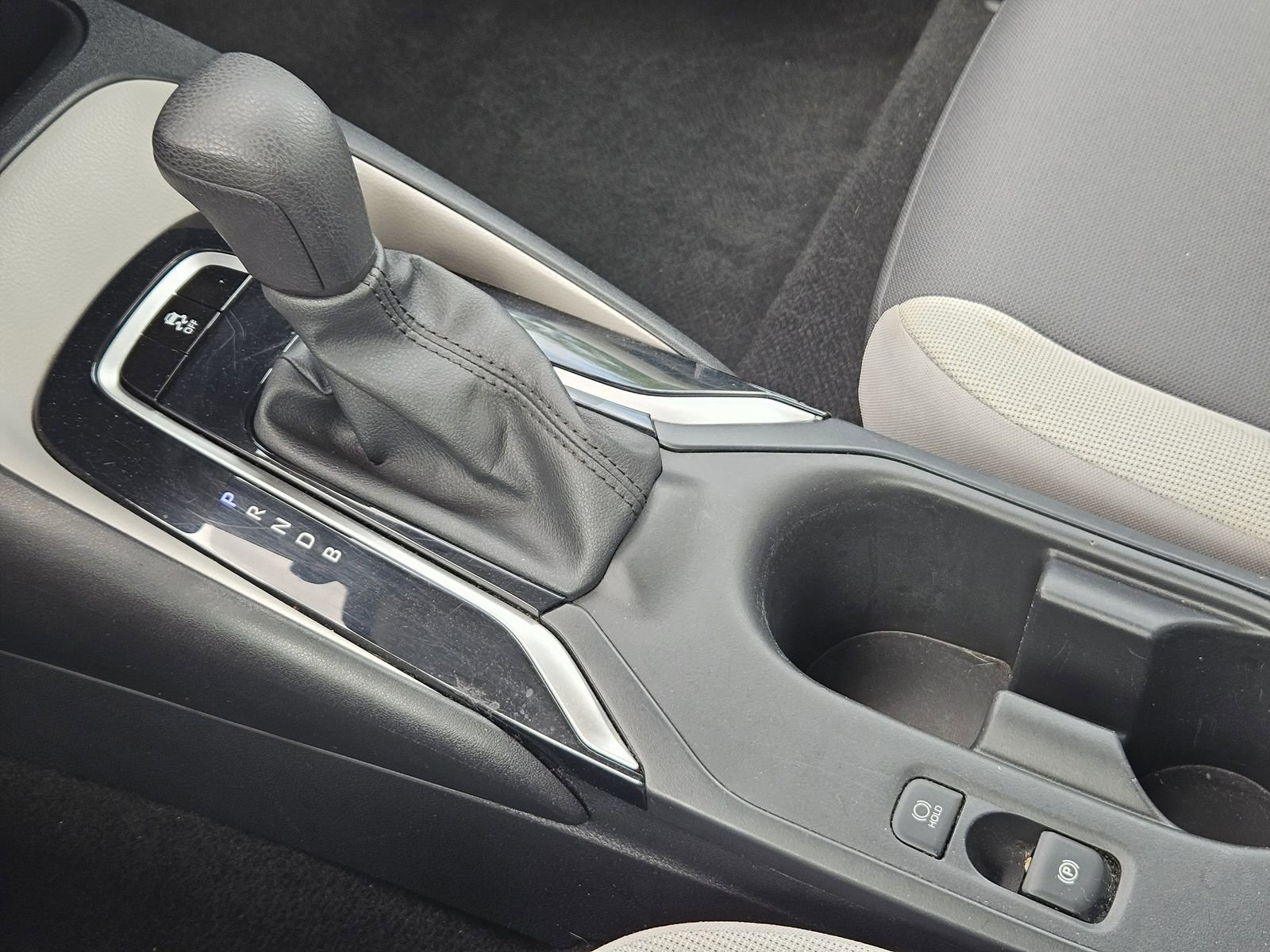 Used 2024 Toyota Corolla LE FWD image 21