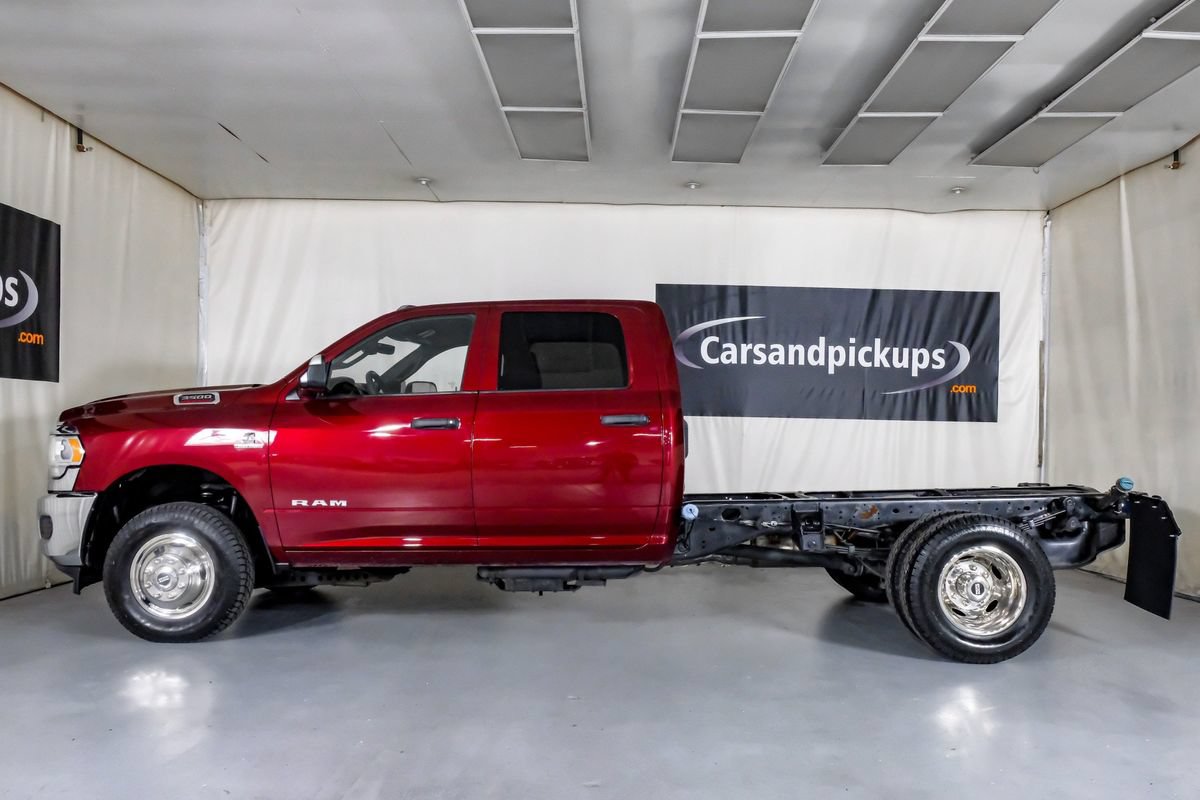Used 2022 RAM 3500 Tradesman w/ Chrome Appearance Group AWD/4WD image 11
