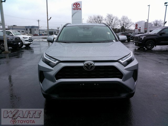 Used 2025 Toyota RAV4 XLE image 6