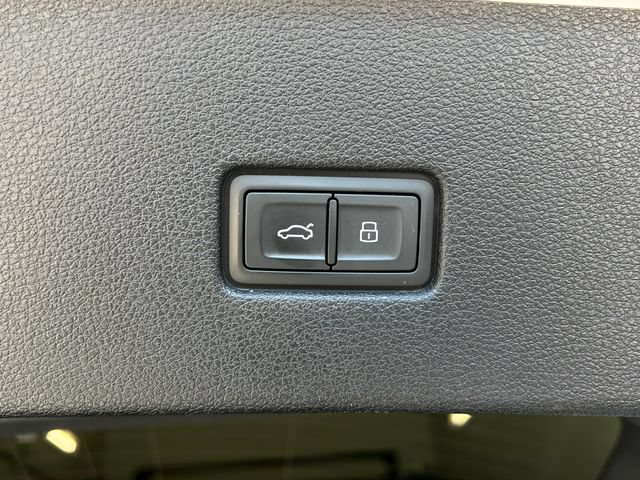 Used 2019 Audi Q8 Prestige AWD/4WD image 23