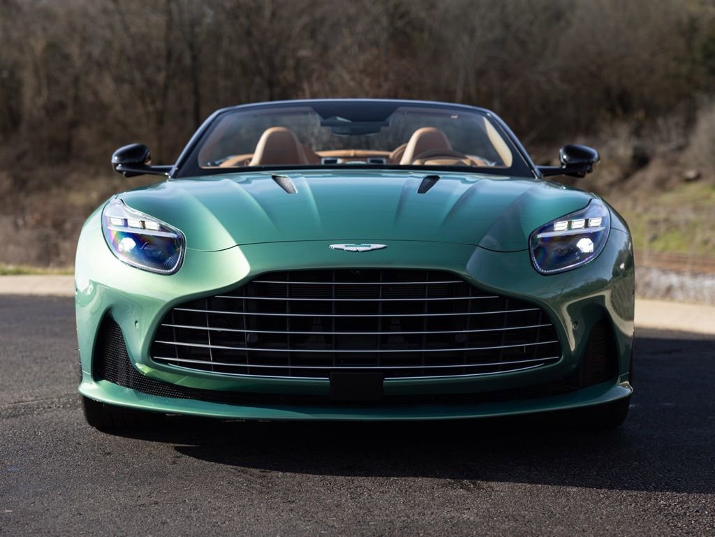 Used 2025 Aston Martin DB12 Volante image 12