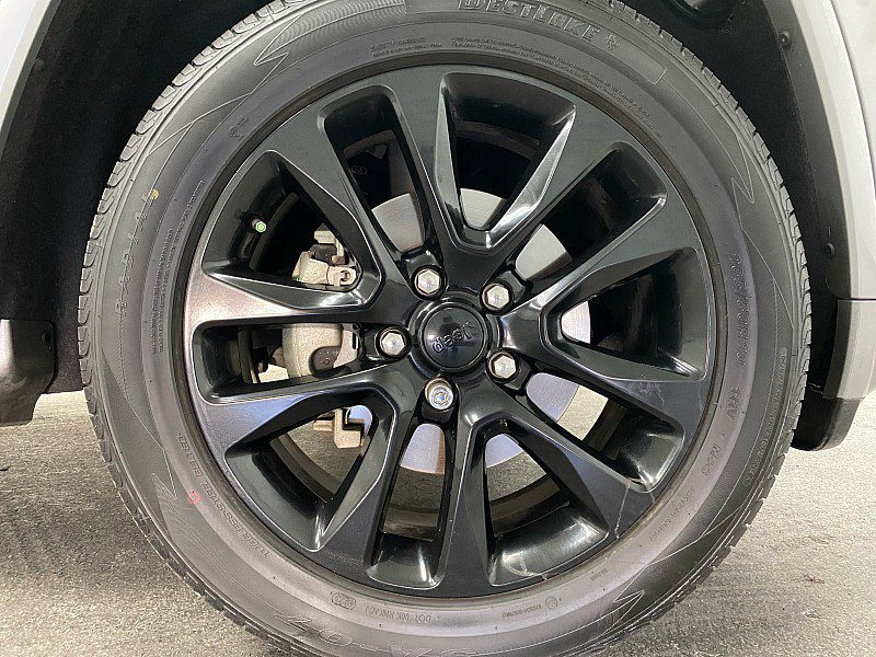 Used 2020 Jeep Grand Cherokee Altitude image 26