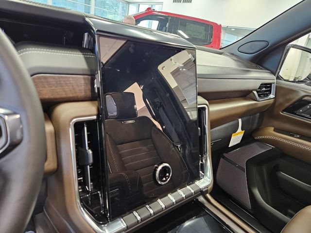 New 2026 GMC Yukon Denali Ultimate AWD/4WD image 34